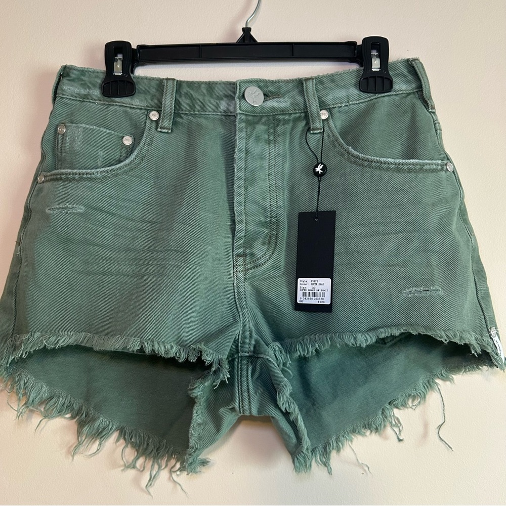 NWT One Teaspoon green Bonita short size 30